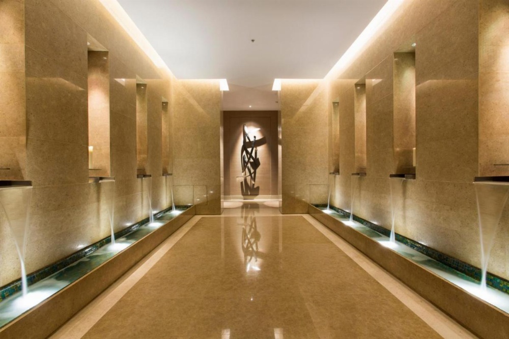 Four Seasons Hotel Riyadh at Kingdom Centre Image 10