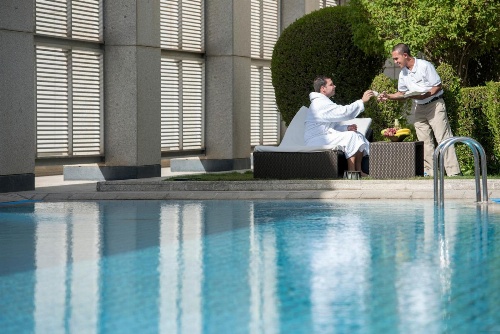 Four Seasons Hotel Riyadh at Kingdom Centre image 3